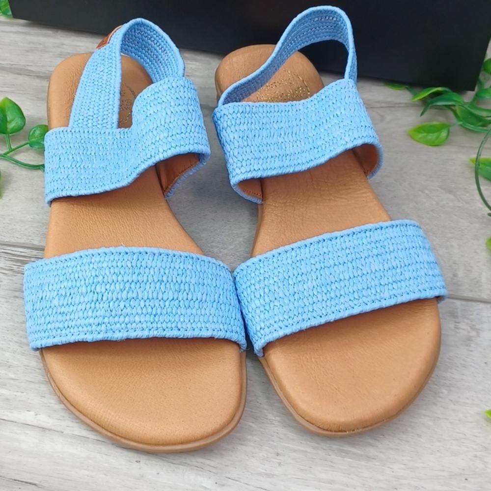 Andre Assous Festherweights Sandal NWOB